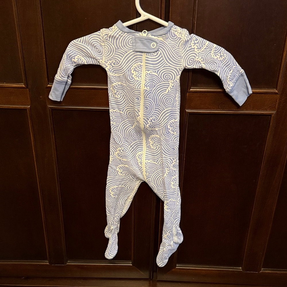 The Beaufort Bonnet Company Blue and White Swirl Footie